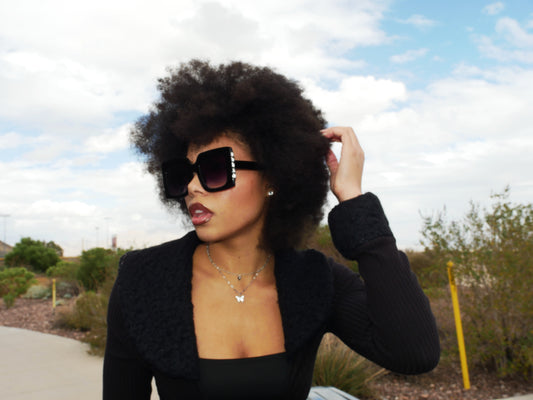 Bold Moves Square Sunglasses - Respectez Le Code